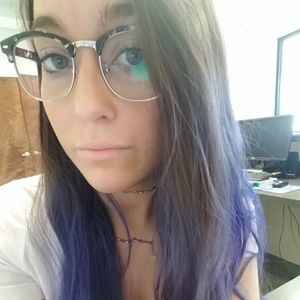 Meet your Posher, Alicia